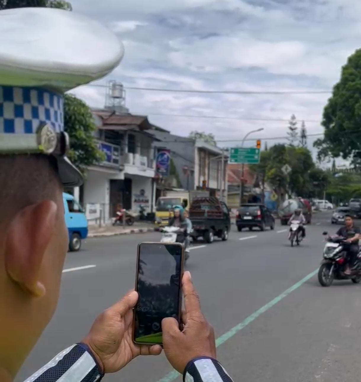 ETLE Handheld Tindak 50 Pelanggar per Hari di Salatiga &ndash; Satuan Lalu Lintas (Satlantas) Polres Salatiga.