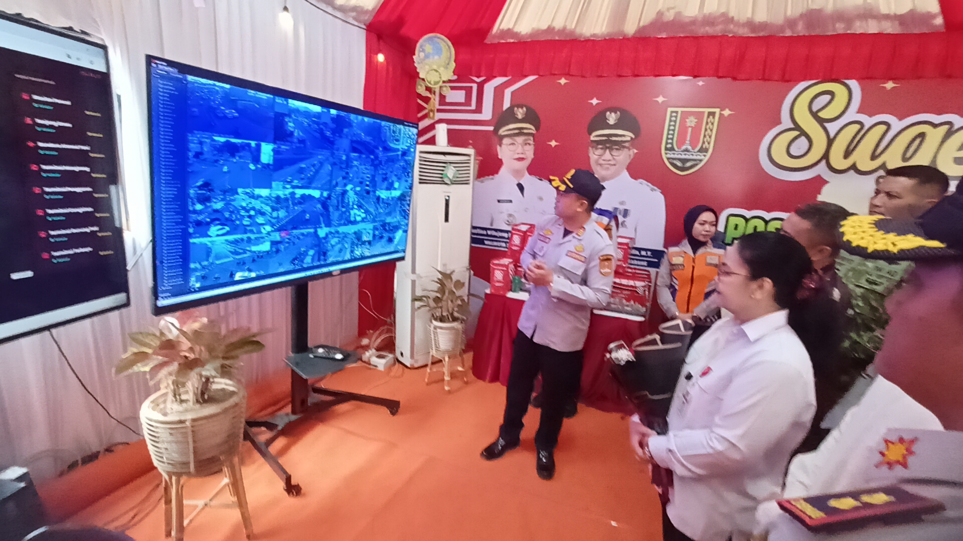 CEK KESIAPAN : Wali Kota Semarang, Agustina Wilujeng ketika melakukan pengecekan arus mudik, Rabu (18/3) petang.