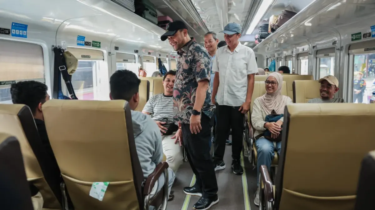 Gubernur Ahmad Luthfi Lepas Balik Rantau Gratis dari Stasiun Tawang