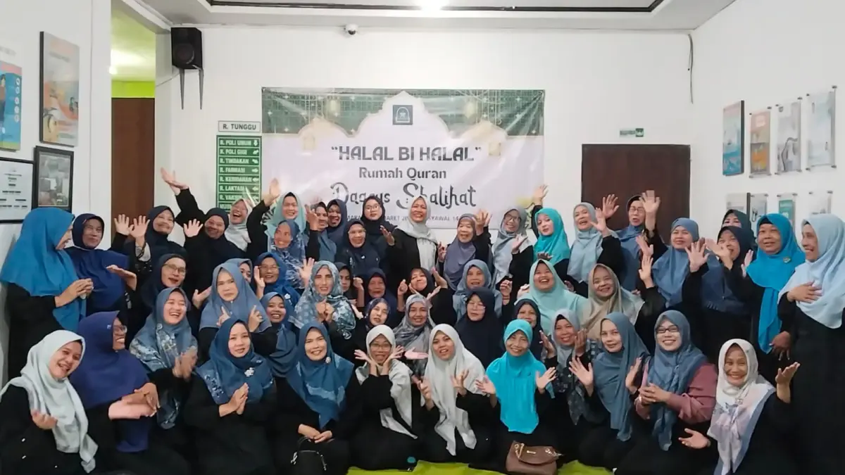 Rumah Qur’an Daarus Shalihat Semarang Gelar Halalbihalal, Santri Usia 78 Tahun Antusias Ikut Belajar Alquran.