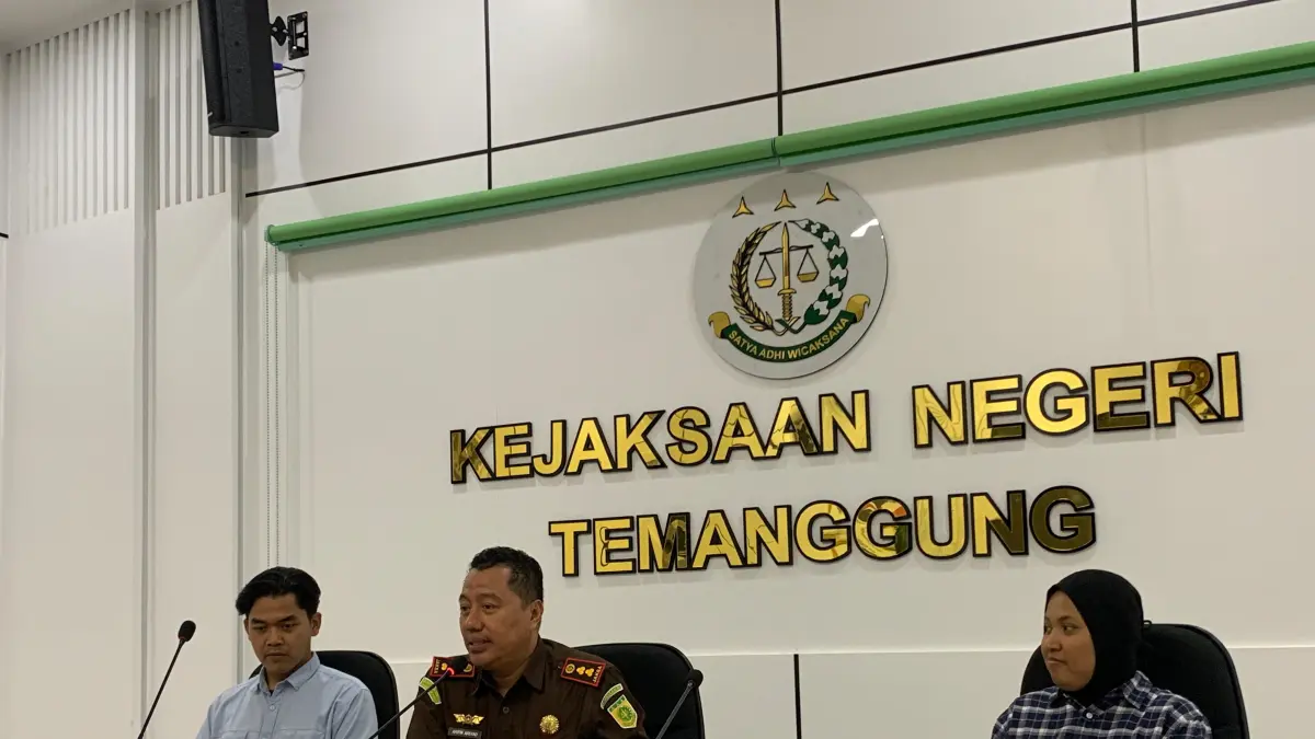 Kejari Temanggung memberikan paparan pengajuan banding mengenai putusan kasus korupsi IPAL RSUD Temanggung, Rabu (1/4) sore. DEVI KHOFIFATUR RIZQI/ JAWA POS RADAR SEMARANG