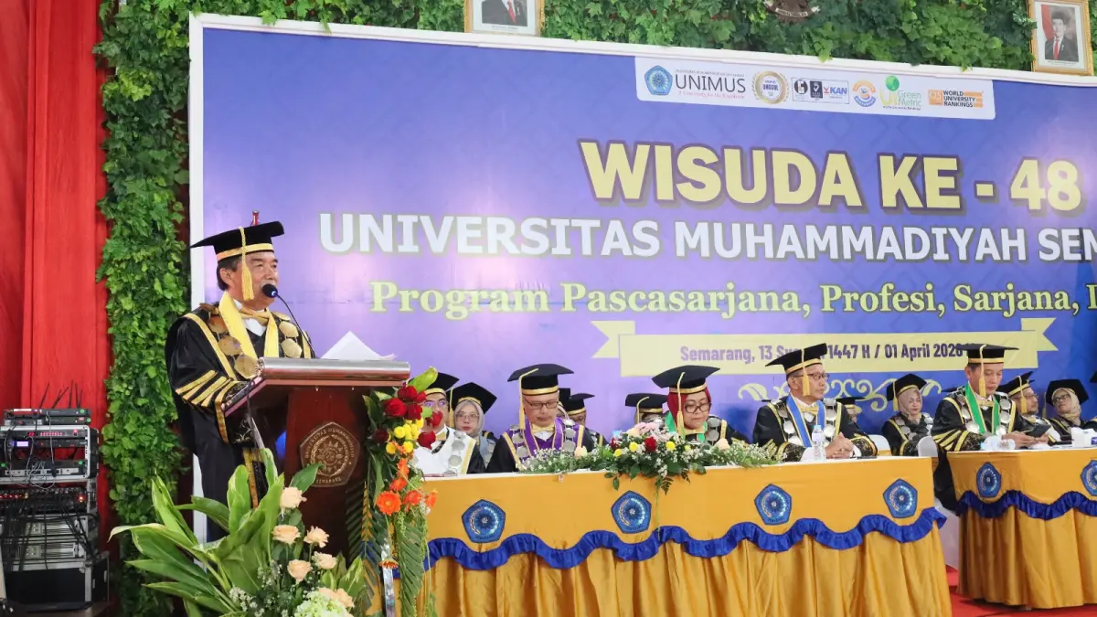 
Prosesi wisuda ke-48 Unimus dipimpin Rektor Unimus Prof Masrukhi di GKB II, Selasa (1/4). (KHAFIFAH ARINI PUTRI/JAWA POS RADAR SEMARANG)