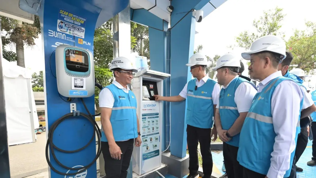REKOR TERTINGGI : PT PLN (Persero) mencatat rekor transaksi harian penggunaan SPKLU tertinggi sepanjang masa. Menteri ESDM Bahlil Lahadalia pun mengunjungi SPKLU Rest Area KM 519B, Sragen, Jawa Tengah, pada Kamis 26 Maret 2026.