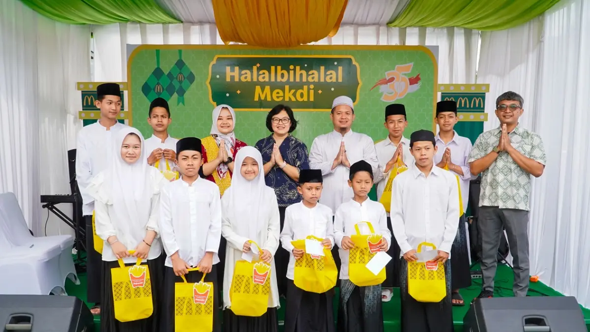 Suasana Open House Idulfitri McDonald’s Majapahit Semarang.  Interaksi hangat yang terjalin di setiap sudut restoran mencerminkan kuatnya antusiasme publik dalam merayakan Idulfitri bersama di ruang publik yang inklusif dan penuh semangat kekeluargaan. (Istimewa)