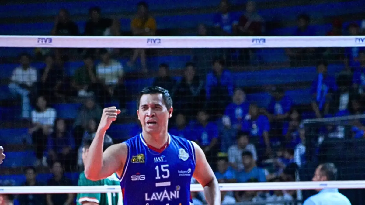 Dio Zulkifli dan kawan-kawan membuka laga pertama Final Four seri Surabaya dengan kemenangan 3-0 (25-17, 25-20, 25-17).