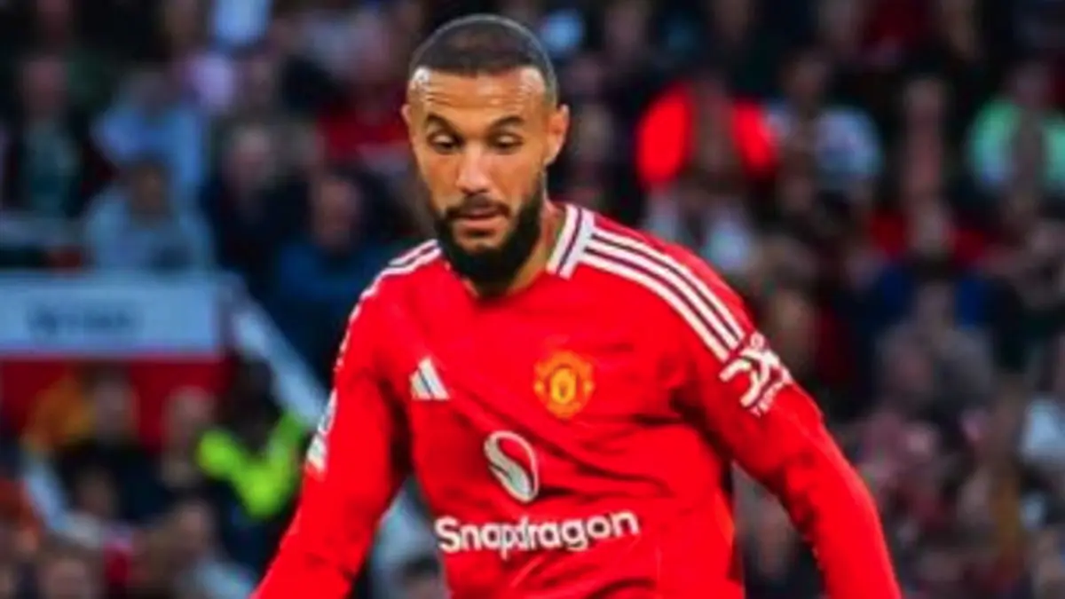 Noussair Mazraoui Pemain Manchester United 