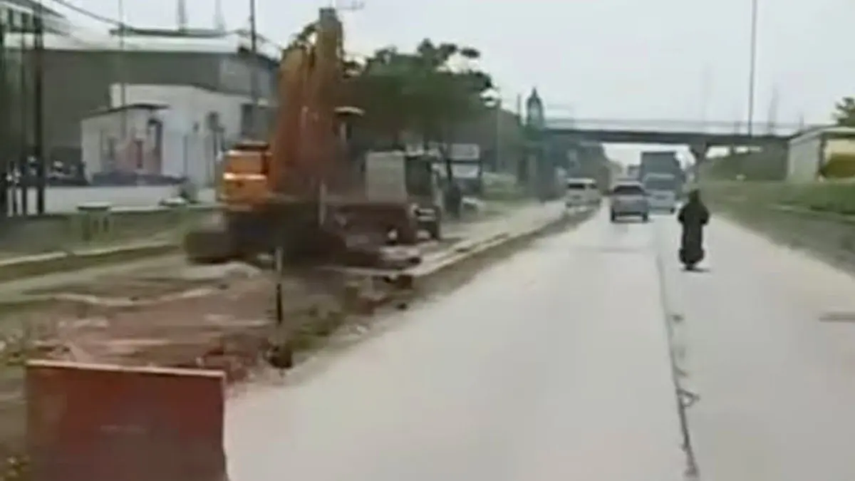 Proyek Peninggian Jalan Kaligawe Semarang Dilanjutkan Lagi.