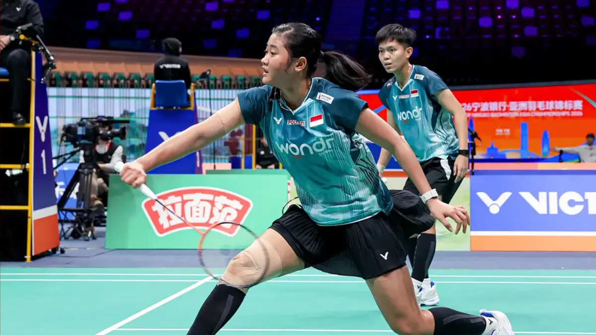 Amallia Cahaya Pratiwi/Siti Fadia Silva Ramadhanti menyingkirkan unggulan ketiga, Baek Ha Na/Lee So Hee 21-17, 21-16 dan lolos ke perempatfinal.