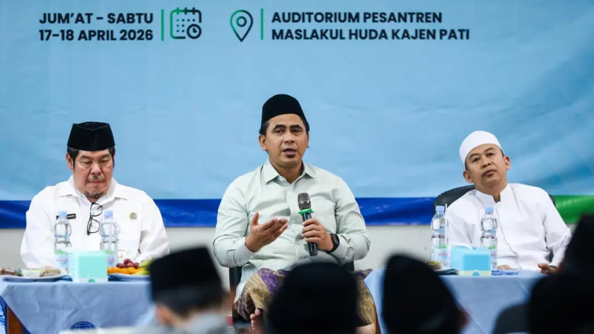 Wakil Gubernur Jawa Tengah Taj Yasin Maemoen hadir dalam Bimbingan teknis (Bimtek) Pemberdayaan Koperasi Pondok Pesantren sebagai Pendidikan Sosial dan Ekonomi Santri, yang diselenggarakan di Auditorium Pesantren Maslakul Huda Pati pada Jumat, 17 April 2026.