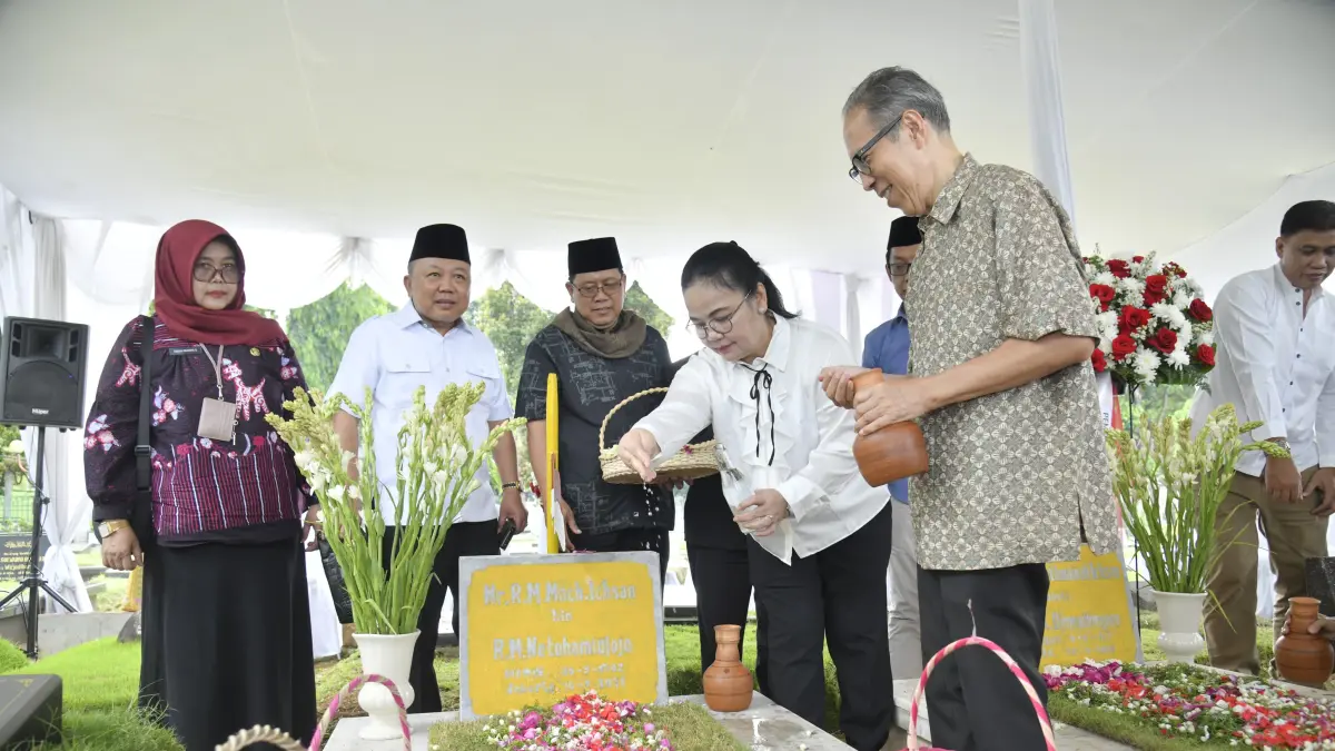 Ziarah ke Makam Pendahulu, Wali Kota Agustina Tegaskan Komitmen Merawat Jejak Sejarah Kota