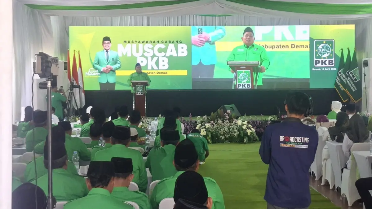 
Ketua DPC PKB Demak H Zayinul Fata saat memberi sambutan dalam muscab di Citra Alam. (Wahibpribadi)