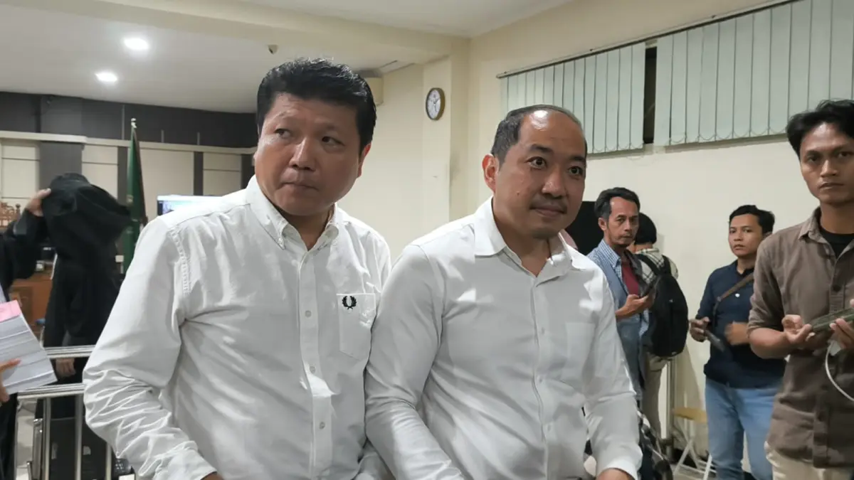 Dua bos PT Sri Rejeki Isman (Sritex), Iwan Setiawan Lukminto dan Iwan Kurniawan Lukminto menjalani sidang tuntutan di Pengadilan Tipikor Semarang, Senin (20/4/2026). IDA FADILAH/JAWA POS RADAR SEMARANG&nbsp;