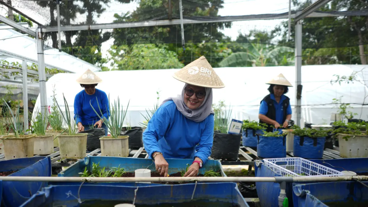 Dari Kartini untuk Bumi: BRI Berdayakan Perempuan Lewat Urban Farming Program BRInita
