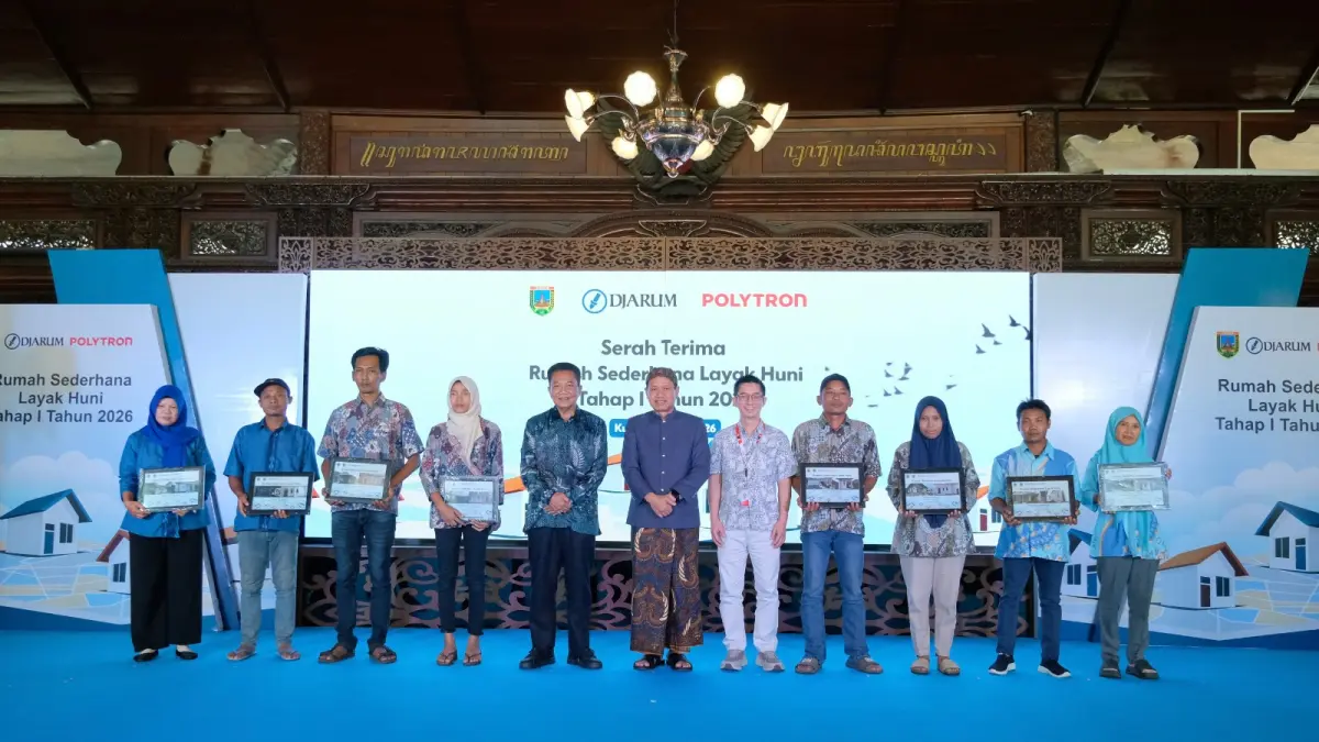Warga penerima manfaat Program Rumah Sederhana Layak Huni (RSLH) tahap I tahun 2026 di Kabupaten Kudus, yang kini memiliki hunian lebih layak, aman, dan nyaman sebagai hasil kolaborasi peningkatan kesejahteraan masyarakat.