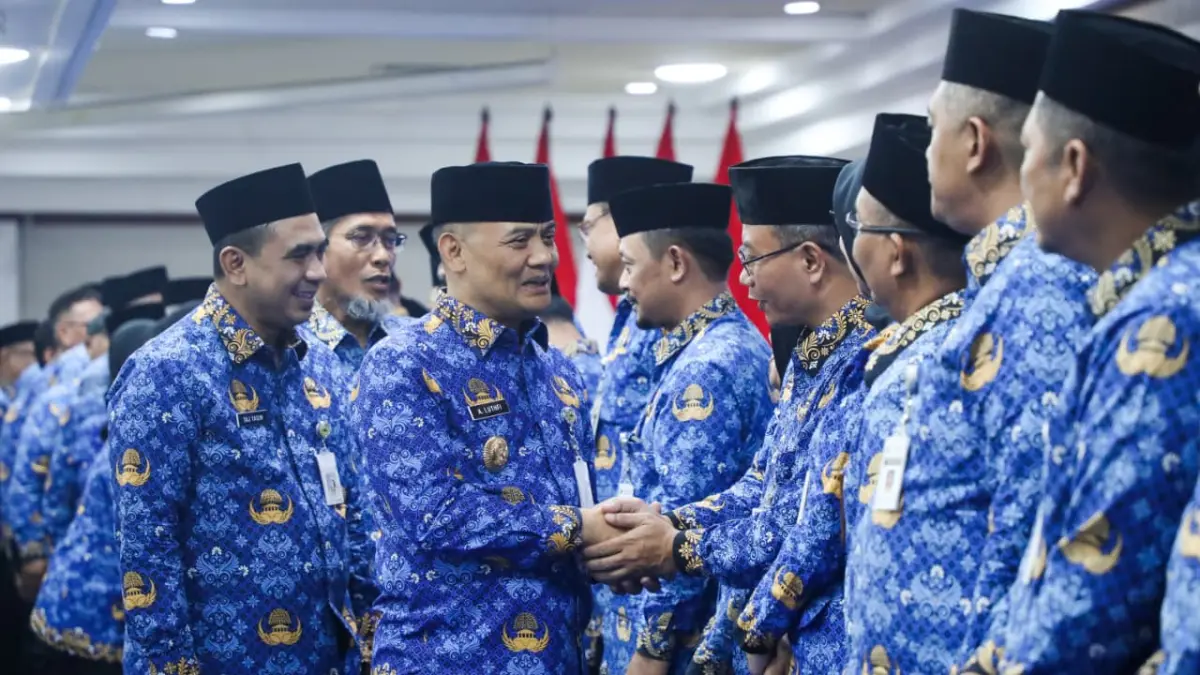 Gubernur Jawa Tengah Ahmad Luthfi melantik dan mengambil sumpah/janji jabatan Pejabat Pimpinan Tinggi Pratama dan Pejabat Fungsional Ahli Utama di lingkungan Pemerintah Provinsi Jawa Tengah