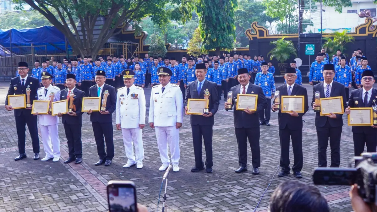 Upacara Hari Otonomi Daerah ke-30 digelar di halaman Kantor Gubernur Jawa Tengah, Senin (27/4). Sekretaris Daerah Salatiga, Muthoin, hadir mewakili wali kota.