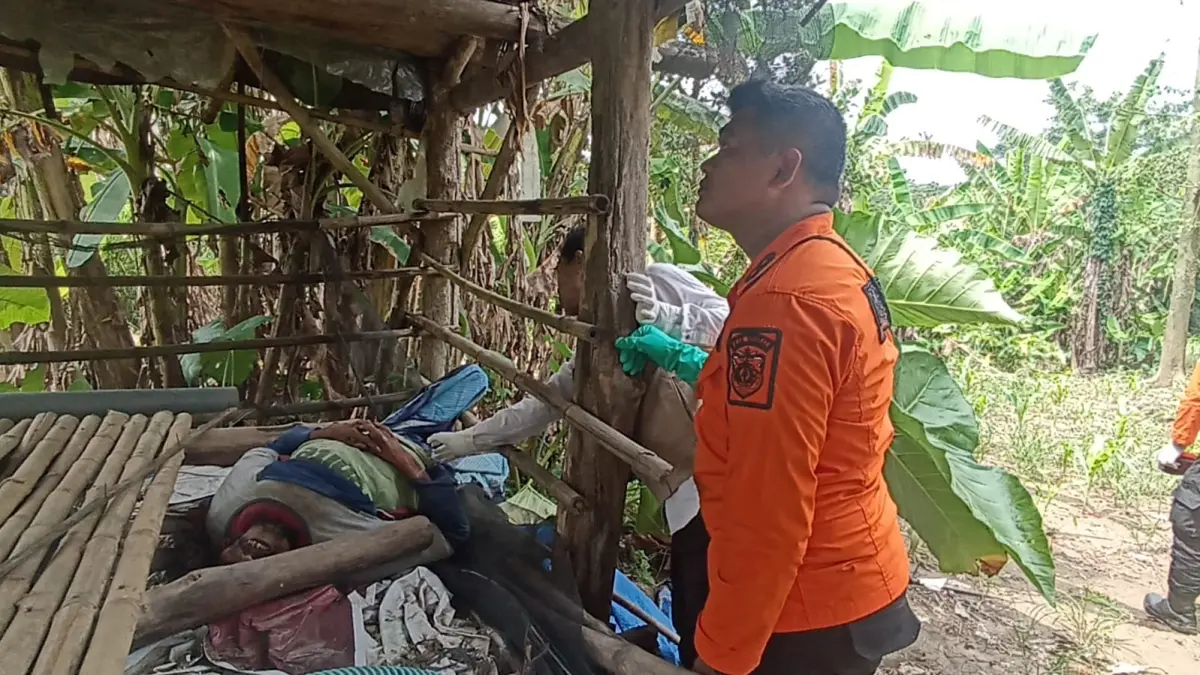 MENGENASKAN: Pria tanpa idenitas ditemukan warga di Kawasan Hutan Lindung Darupono, Desa Darupon, Kecamatan Kaliwungu Selatan, Kabupaten Kendal. (BUDI SETIYAWAN/RADARSEMARANG.ID)