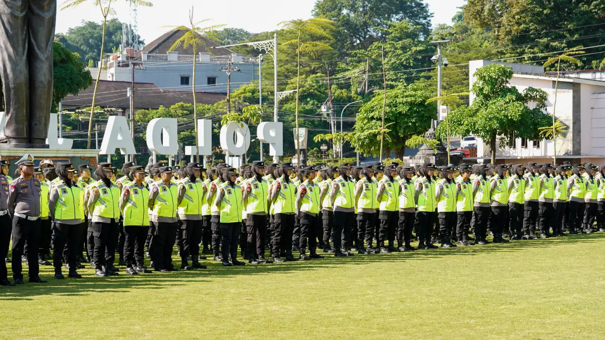Personil Polda Jateng yang dilibatkan pengamanan may day diberikan arahan 