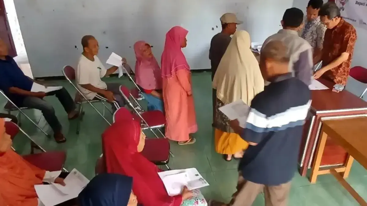 Kabar baik untuk KPM! Status bansos sudah SPM, pertanda pencairan PKH dan BPNT segera dilakukan. Simak info lengkapnya.