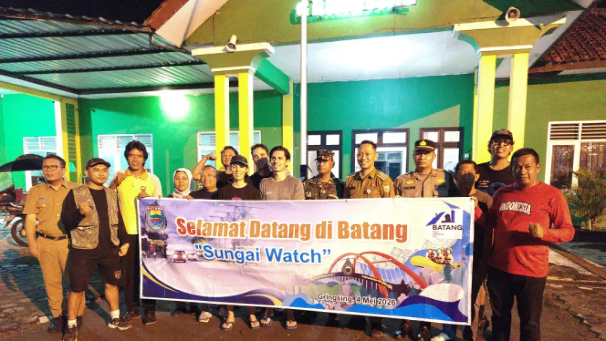 Sungai Watch saat disambut Muspika Kecamatan Gringsing. RIYAN FADLI JAWA POS METRO PEKALONGAN