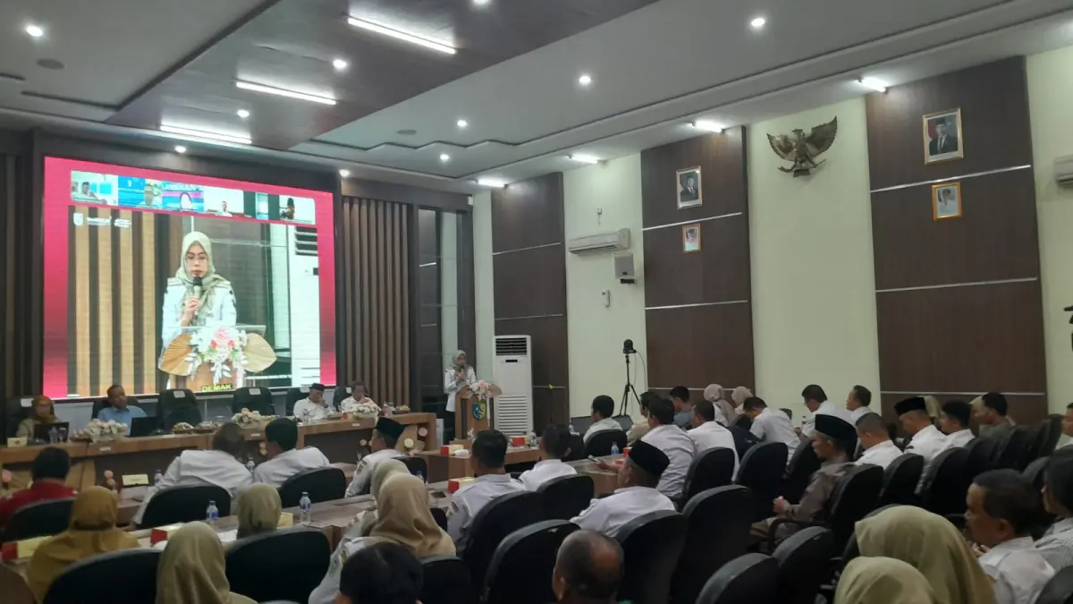 Bupati Demak dr Eistianah membuka konsultasi publik pembangunan di ruang Bina Praja.(wahibpribadi)