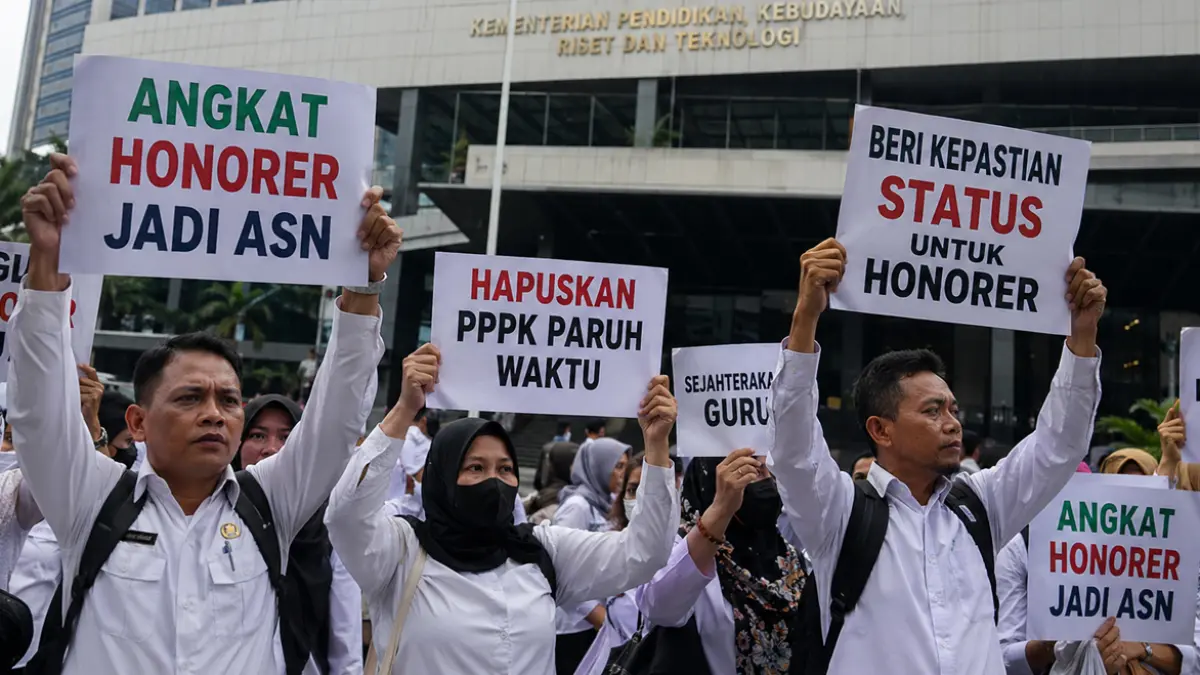 Nasib guru PPPK dan honorer menjadi sorotan setelah DPR membahas revisi UU Sisdiknas 2026 yang bisa menghapus berbagai kategori status guru. 