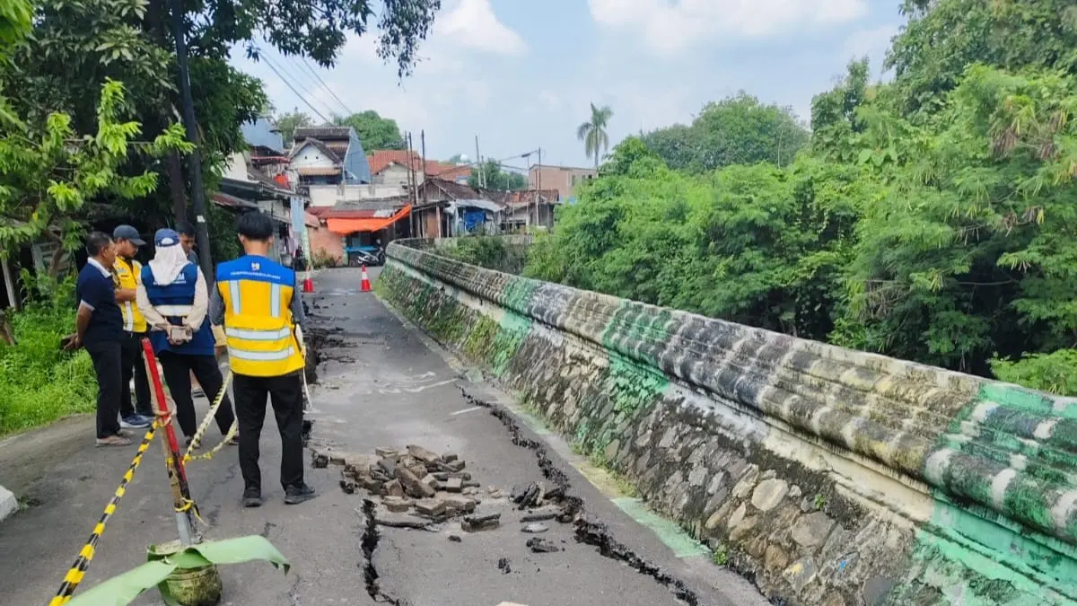 Percepat Penanganan Jalan Amblas Kalibanteng Kulon, Pemkot Semarang Perkuat Koordinasi Lintas Kewenangan