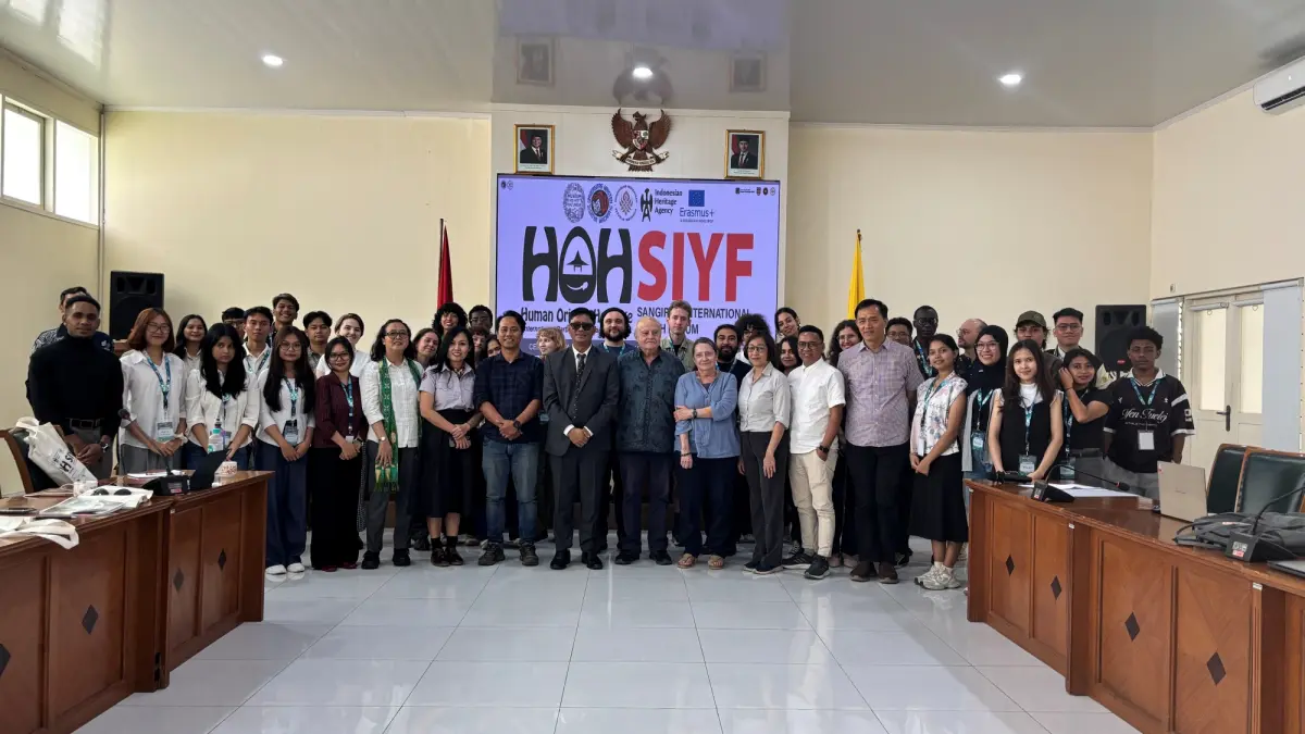 Prof Yafet dari UKSW bersama seluruh peserta HOH