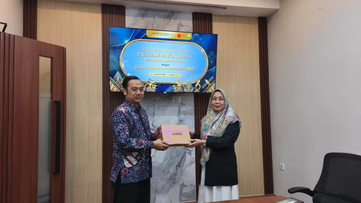 Kerja sama BRIN yang diwakili Kepala Pusat Riset Agama dan Kepercayaan BRIN, Dr. Aji Sofanudin, M.Si dengan Program Pascasarjana UMK yang diwakili Direktur Pascasarjana UMK Prof. Dr. Sri Utaminingsih, M.Pd.., Jumat (8/5/2026).