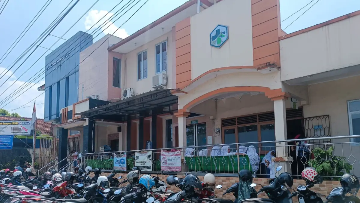 Kondisi parkir di Puskesmas Sidorejo Lor Salatiga. Kedepan, parkir bakal dikenai tarif resmi