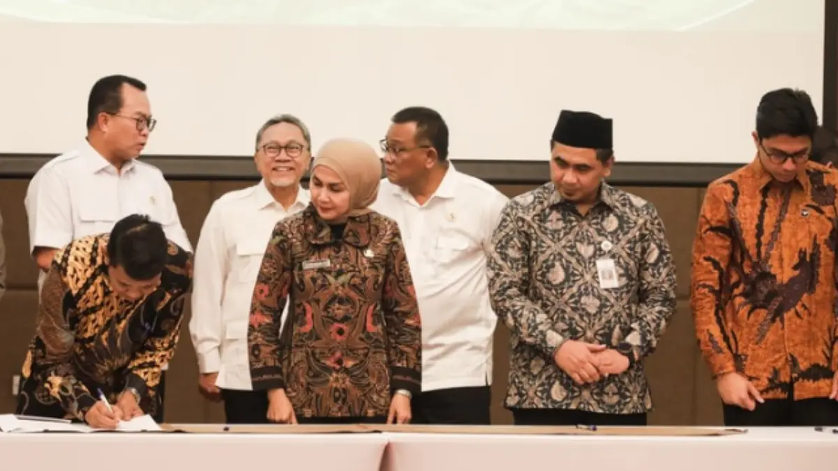 Wakil Gubernur Jawa Tengah, Taj Yasin Maimoen, melakukan  penandatanganan nota kesepahaman (MoU) antara Danantara dan pemerintah daerah untuk pembangunan Pengolahan Sampah Menjadi Energi Listrik (PSEL), Jawa Tengah 