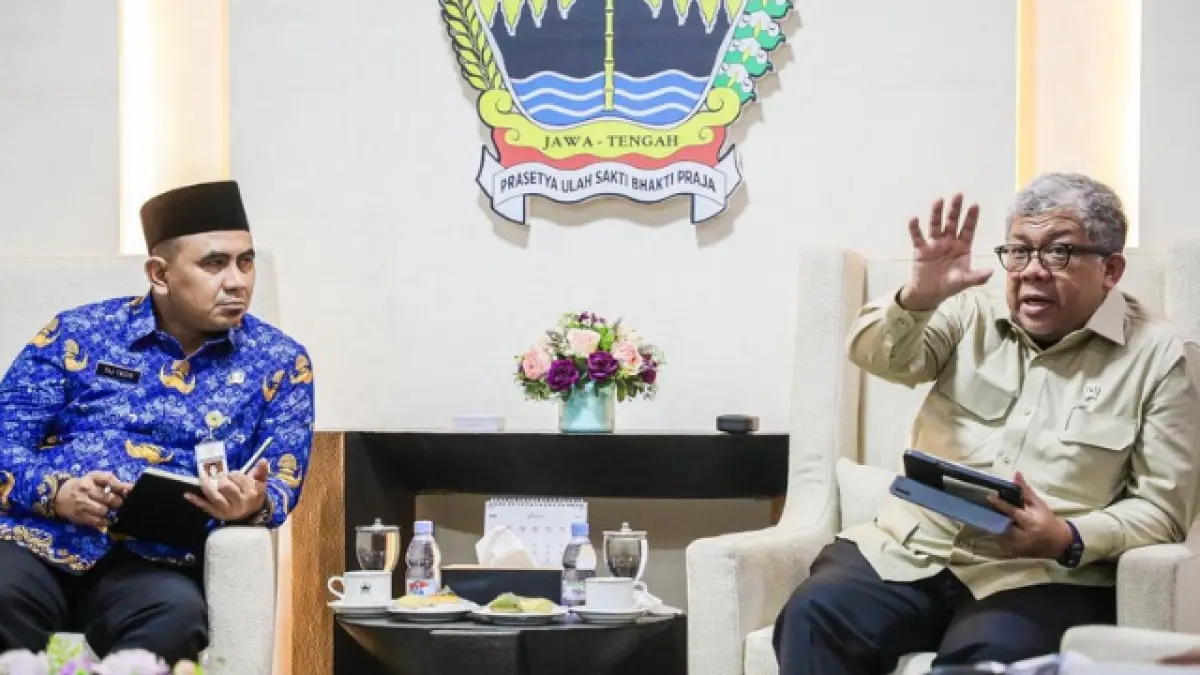 Wakil Menteri Perumahan dan Kawasan Permukiman (PKP) Republik Indonesia, Fahri Hamzah bertemu dengan Wakil Gubernur Jawa Tengah Taj Yasin Maemoen, di ruang kerja Wagub Jateng, Senin, 18 Mei 2026. 