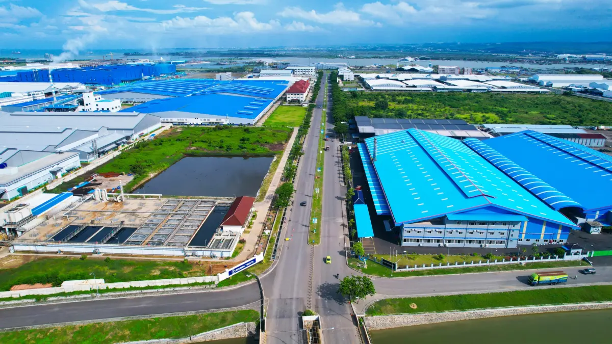 Perluasan kawasan industri di Kawasan Industri Kendal (KIK) menjadi langkah strategis dalam memperkuat ekosistem investasi, mendorong pertumbuhan ekonomi daerah, serta mempererat kolaborasi Indonesia dan Singapura menuju kawasan industri berdaya saing global. (Humas PT KIK/RadarSemarang.id)