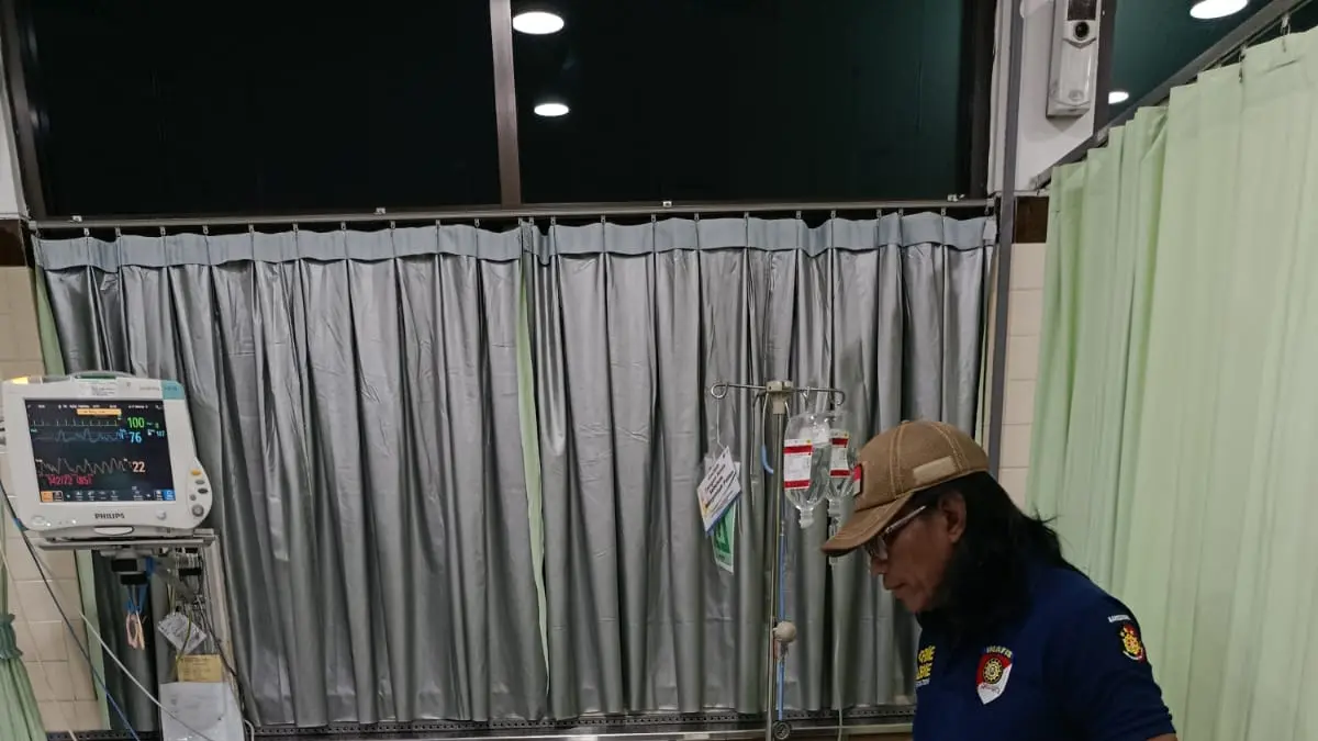 Korban saat menjalani perawatan medis di rumah sakit di kota Semarang pasca penembakan 