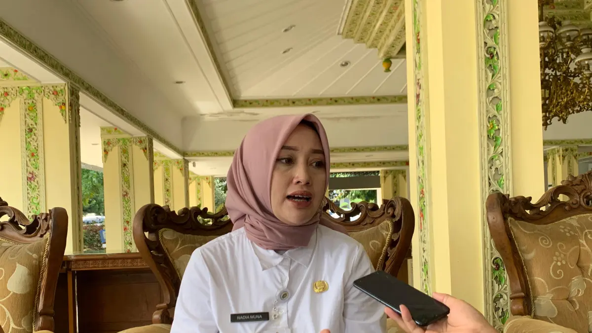 Wakil Bupati Temanggung drg. Nadia Muna saat diwawancara wartawan. DEVI KHOFIFATUR RIZQI/ JAWA POS RADAR SEMARANG