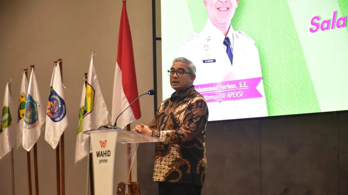 Walikota Bandung saat memberikan sambutan dalam kegiatan di Salatiga
