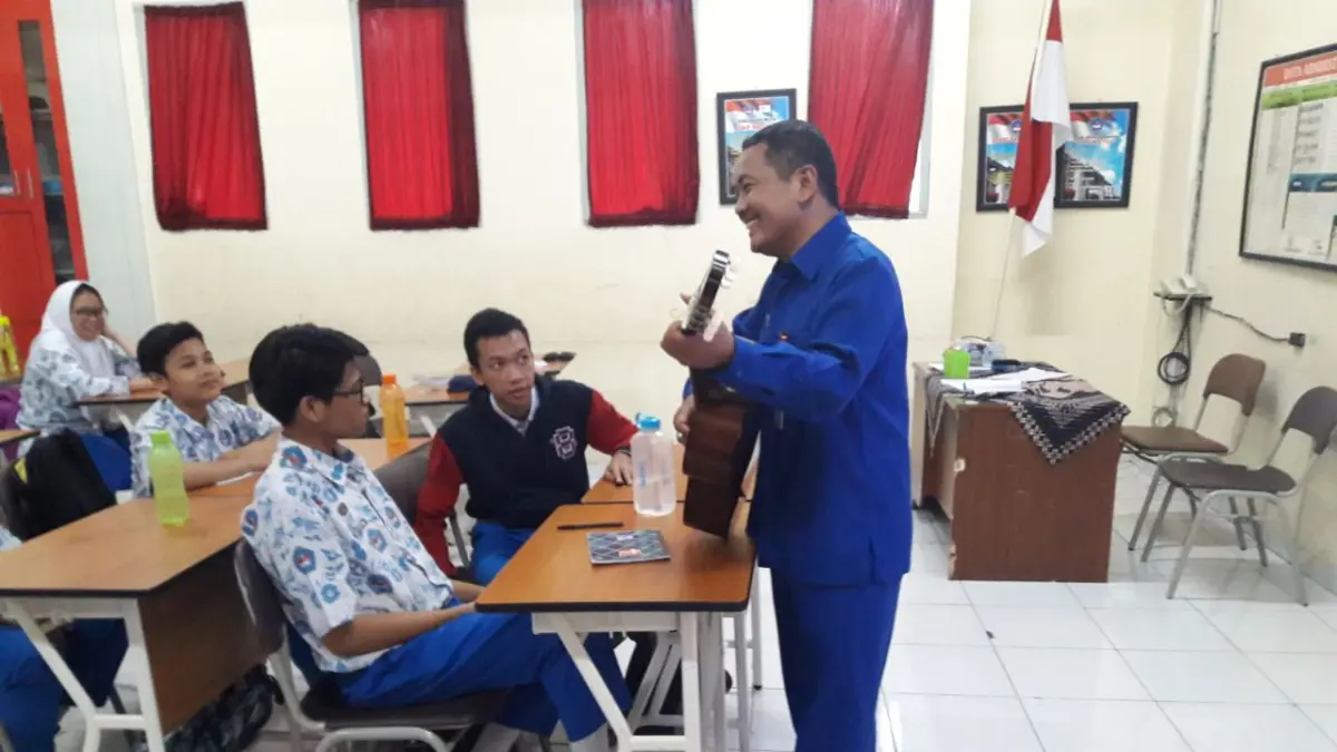  Sri Husodo, Guru Seni Musik SMP Nasima Semarang, berhasil meraih Juara I Lomba Cipta Lagu/Mars MTQ Tingkat Nasional yang diselenggarakan Kementerian Agama Republik Indonesia.