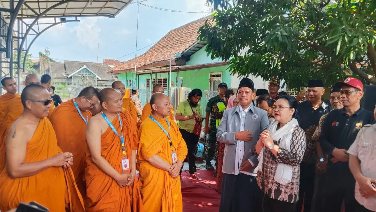 Masjid Al Falah Genuk Jadi Saksi Indahnya Toleransi: Wali Kota Agustina Sambut Biksu Thudong dengan Semangat Semarang Damai