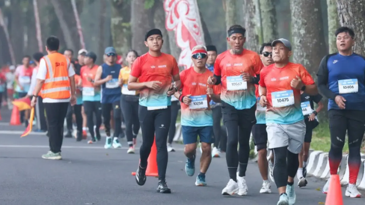 Wakil Menteri Dalam Negeri Bima Arya Sugiarto dan Sekretaris Daerah (Sekda) Provinsi Jawa Tengah, Sumarno mengikuti event  Tidar Borobudur 10K yang dihelat di Kota Magelang pada Minggu, 24 Mei 2026.