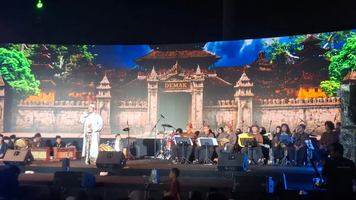 Pertunjukan kolosal Hikayat Demak di Alun-alun Kota Demak. (Wahibpribadi)