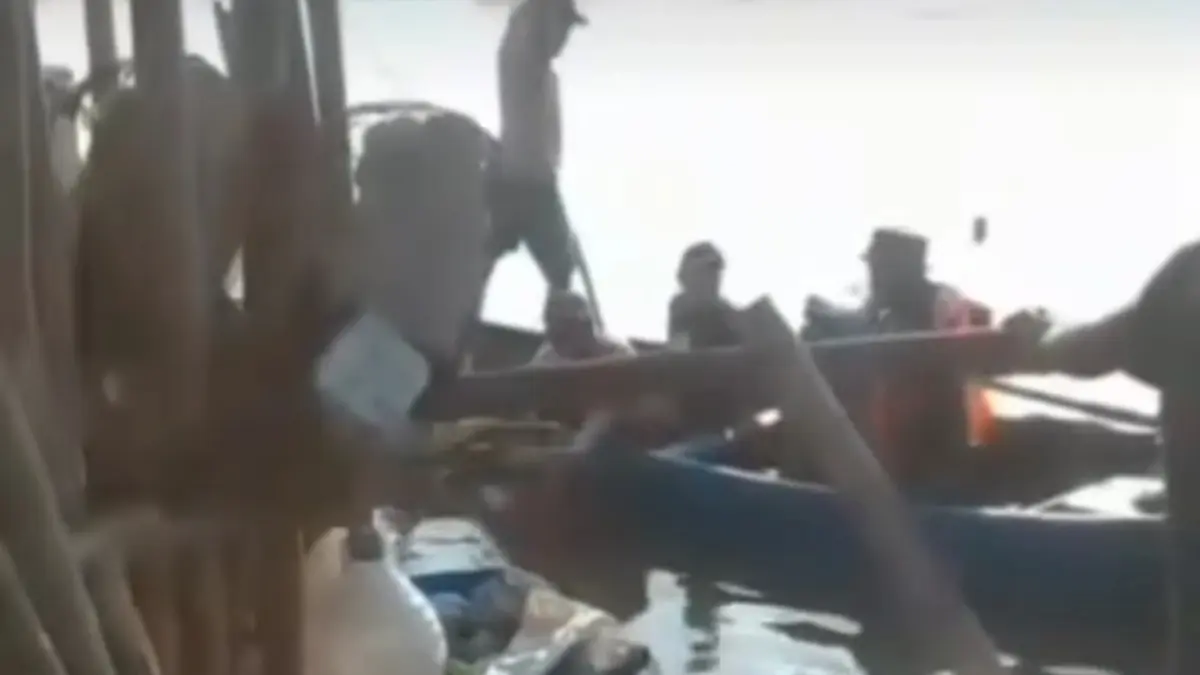 Proses evakuasi jenasah dan perahu rakitan pencari ikan di Terboyo Kulon Kecamatan Genuk, Rabu (27/5/2026)