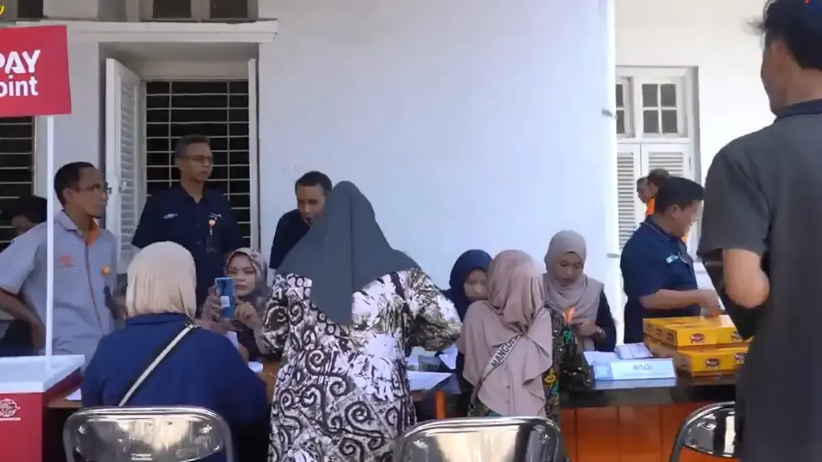 Kabar bansos tambahan Rp400 ribu ramai dibahas warga. Berikut update resmi pencairan PKH, BPNT, PIP hingga BLT Dana Desa terbaru 2026.
