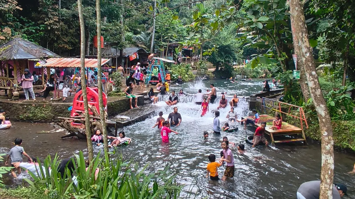 Suasana Kali Odo saat libur panjang 