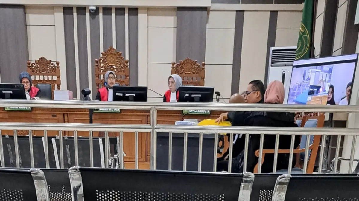 Suasana sidang dugaan tindak pidana korupsi pungli pelaksanaan Pendidikan Profesi Guru Pendidikan Agama Islam (PPG PAI) Magelang di Pengadilan Tipikor Semarang berlangsung secara daring, Selasa (2/6/2026). (IDA FADILAH/JAWA POS RADAR SEMARANG)