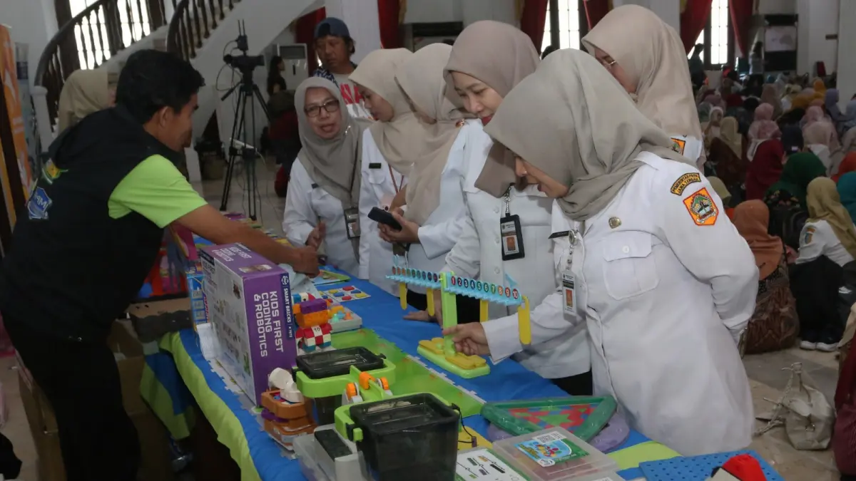 Ratusan Guru PAUD Jateng belajar robotik dan coding bersama Rumah Edukasi di Wisma Perdamaian, Rabu (3/6).
