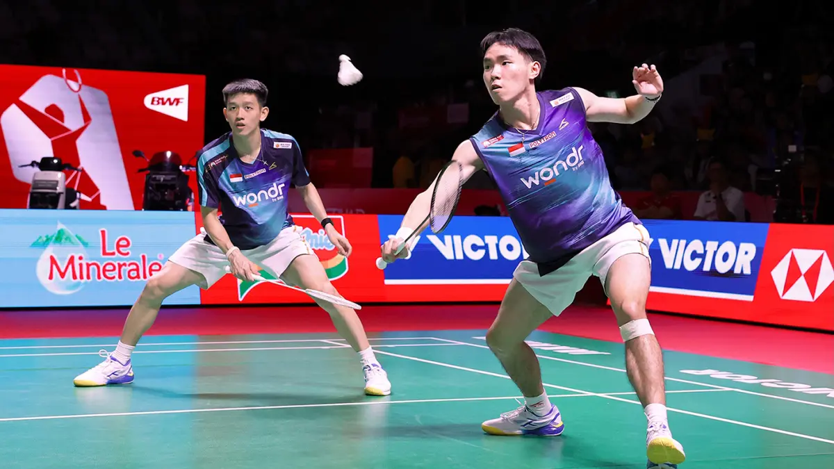 Pasangan muda Raymond Indra/Nikolaus Joaquin lolos ke babak semifinal Indonesia Open 2026 usai mengalahkan unggulan delapan Jepang, Takuro Hoki/Yugo Kobayashi 16-21, 24-22, 21-18.