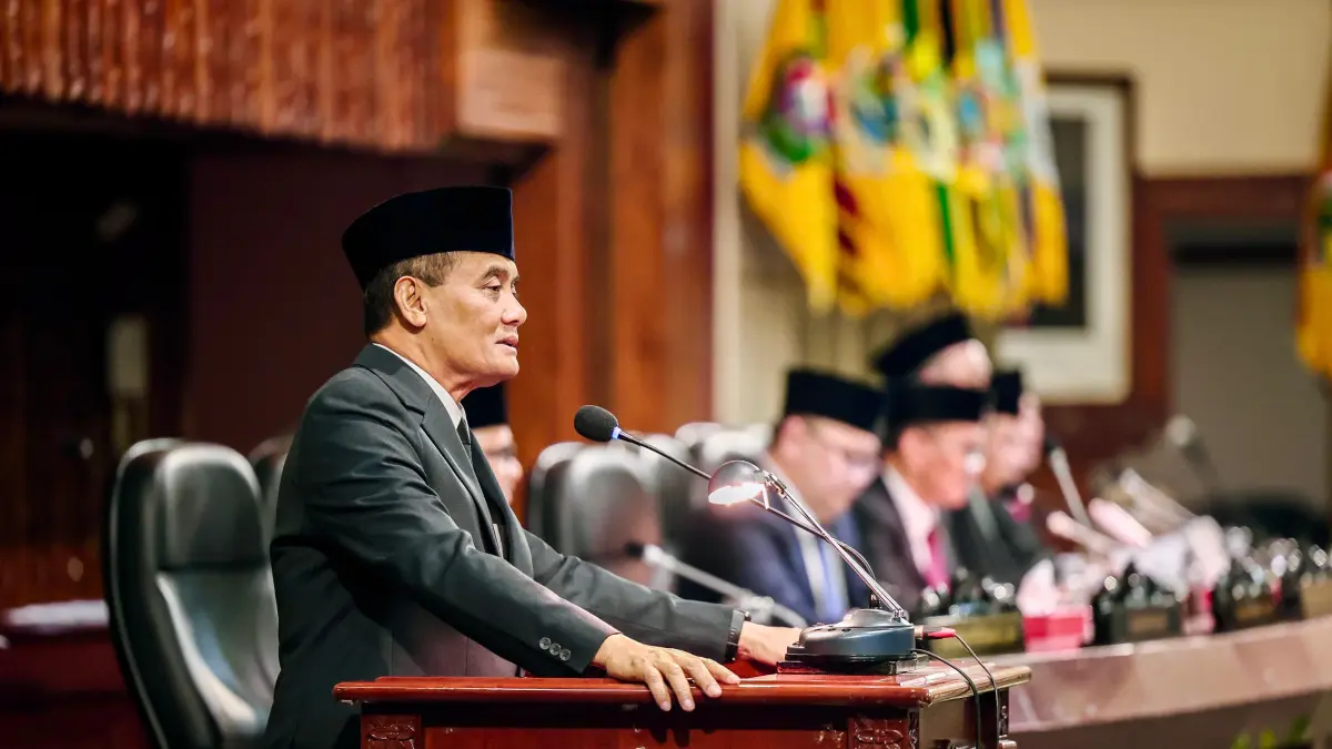 Gubernur Jawa Tengah, Ahmad Luthfi, menegaskan, penguatan akses permodalan, pendampingan usaha, hingga perluasan pasar terus dilakukan agar jutaan pelaku UMKM mampu bertahan sekaligus naik kelas.