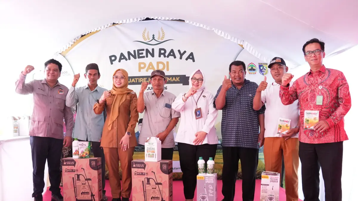 Hasil Melimpah, Bupati Demak dan Tani Merdeka Panen Raya Padi di Jatirejo Karanganyar