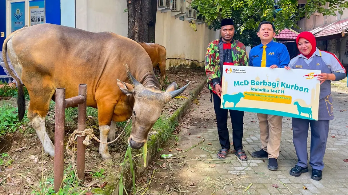 “McD Berbagi Kurban” kembali hadir di 23 lokasi dan 21 kota/kabupaten untuk merayakan Iduladha 1447 H. Selain menyalurkan 25 ekor hewan kurban, McDonald’s Indonesia juga memperluas dampak program dengan membagikan lebih dari 2.100 paket makanan kepada para panitia kurban, komunitas marjinal dan panti asuhan sebagai bentuk komitmen untuk terus tumbuh bersama masyarakat. 
