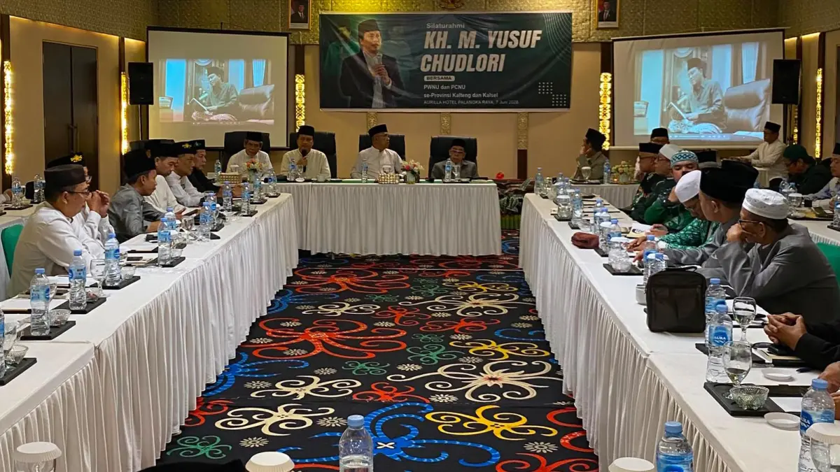 Pertemuan PWNU Kalteng dan Kalsel yang dikuti oleh puluhan PCNU dari masing-masing pengurus wilayah, bersama KH M Yusuf Chudlori, antusias mendorong kesatuan NU.